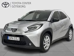 Silver Begagnad 2023 Toyota Aygo Comfort Halvkombi | 189 900 kr (Marknadspris)