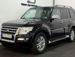 Svart Begagnad 2016 Mitsubishi Pajero SUV | 239 900 kr (Marknadspris)