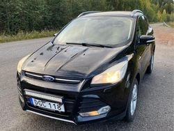 Svart Begagnad 2014 Ford Kuga Trend SUV | 118 000 kr (Lite dyr)