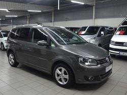 Grå Begagnad 2013 VW Touran Comfortline Minibuss | 79 900 kr (Marknadspris)