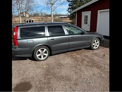Grå Begagnad 2004 Volvo V70 Business Edition Kombi | 22 000 kr (Marknadspris)