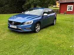 Blå Begagnad 2018 Volvo V60 R-Design Kombi | 148 000 kr (Superpris)