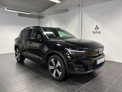 Svart Begagnad 2022 Volvo XC40 Plus SUV | 369 900 kr