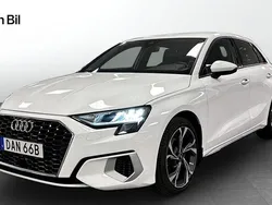 Vit (ibisvit) Begagnad 2022 Audi A3 Sportback Advanced Plus Halvkombi | 239 000 kr (Marknadspris)