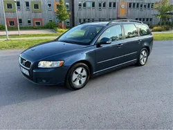 Blå Begagnad 2010 Volvo V50 Momentum Kombi | 24 900 kr (Marknadspris)