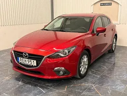 Röd Begagnad 2016 Mazda 3 Inclusive Halvkombi | 119 900 kr (Marknadspris)