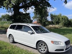 Vit Begagnad 2011 Volvo V70 Kombi | 60 000 kr (Marknadspris)