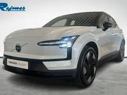 Vit (crystal white metallic) Begagnad 2024 Volvo EX30 Ultra SUV | 419 900 kr (Marknadspris)
