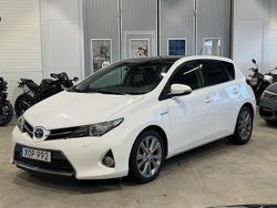 Vit Begagnad 2014 Toyota Auris Hybrid Comfort Halvkombi | 89 900 kr (Marknadspris)