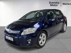 Mörkblå Begagnad 2011 Toyota Auris Hybrid Premium Halvkombi | 115 200 kr (Marknadspris)