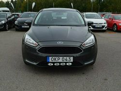 Grå Begagnad 2016 Ford Focus Trend Kombi | 99 900 kr (Marknadspris)