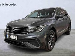 Grå Begagnad 2022 VW Tiguan Allspace SUV | 314 000 kr