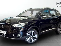 Svart (black) Begagnad 2021 MG ZS Luxury Sedan | 244 900 kr (Superpris)