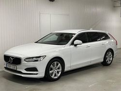 Vit Begagnad 2017 Volvo V90 Momentum Kombi | 156 900 kr (Marknadspris)