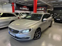 Silver metallic Begagnad 2015 Volvo V60 Ocean Race Kombi | 129 000 kr (Marknadspris)