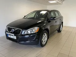 Svart Begagnad 2011 Volvo XC60 Momentum SUV | 129 000 kr (Marknadspris)