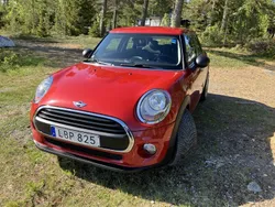 Röd Begagnad 2016 Mini ONE Pepper Halvkombi | 99 000 kr (Marknadspris)