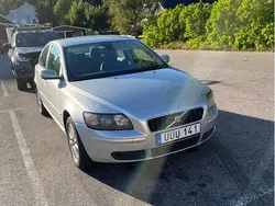 Grå Begagnad 2004 Volvo S40 Sedan | 29 500 kr (Marknadspris)