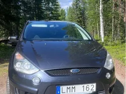 Grå Begagnad 2009 Ford S-MAX S Minibuss | 60 000 kr (Lite dyr)