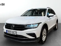 Vit Begagnad 2021 VW Tiguan Life SUV | 279 900 kr (Marknadspris)