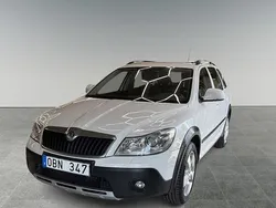 Vit Begagnad 2012 Skoda Octavia Scout Kombi | 115 000 kr (Superpris)