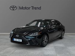 Svart Begagnad 2021 Lexus ES300H Sport Line Sedan | 375 000 kr (Superpris)