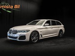 Vit Begagnad 2022 BMW 530e M Sport Kombi | 349 900 kr (Marknadspris)
