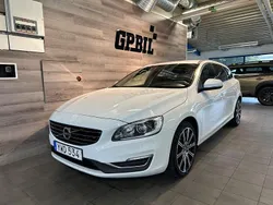 Vit Begagnad 2017 Volvo V60 Standard Kombi | 179 000 kr (Marknadspris)