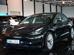 Svart Begagnad 2021 Tesla Model 3 Standard Range Plus Sedan | 239 500 kr (Bra pris)