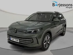 Grön Begagnad 2025 VW Tiguan Elegance SUV | 579 900 kr