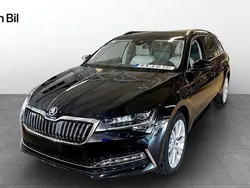 Svart Begagnad 2023 Skoda Superb Kombi | 399 900 kr (Marknadspris)
