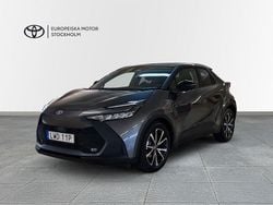 Mörkgrå (grå) Begagnad 2023 Toyota C-HR Style SUV | 299 900 kr (Marknadspris)