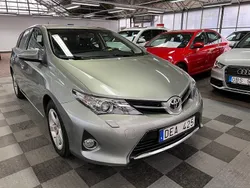 Ljusgrå (gråmetallic) Begagnad 2012 Toyota Auris Active Halvkombi | 109 000 kr (Marknadspris)
