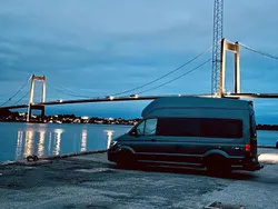 Grå Begagnad 2023 VW California California Van | 740 000 kr (Marknadspris)
