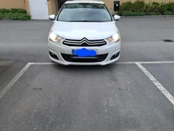 Vit Begagnad 2013 Citroën C4 Halvkombi | 55 000 kr (Marknadspris)