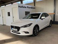 Vit Begagnad 2018 Mazda 3 Inclusive Halvkombi | 161 900 kr (Marknadspris)