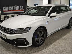 Candywhite med klarlack Begagnad 2021 VW Passat GTE Kombi | 247 000 kr (Marknadspris)
