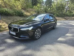 Svart Begagnad 2020 Volvo V90 Momentum Kombi | 255 000 kr (Bra pris)
