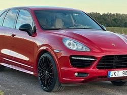 Röd Begagnad 2013 Porsche Cayenne Turbo S SUV | 259 900 kr
