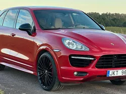 Röd Begagnad 2013 Porsche Cayenne Turbo S SUV | 299 900 kr