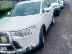 Vit Begagnad 2014 Mitsubishi Outlander Comfort Edition SUV | 124 000 kr (Dyr)