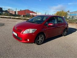 Röd Begagnad 2010 Toyota Auris Halvkombi | 47 000 kr (Bra pris)