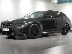 Svart Begagnad 2024 BMW M5 Comfort Edition Kombi | 1 699 800 kr