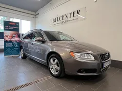 Grå Begagnad 2010 Volvo V70 Momentum Kombi | 49 900 kr (Marknadspris)