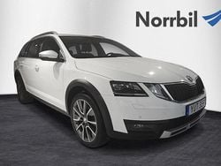 Vit (candy white) Begagnad 2017 Skoda Octavia Kombi | 239 900 kr (Dyr)