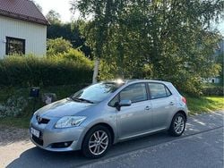 Grå Begagnad 2008 Toyota Auris Halvkombi | 30 000 kr (Bra pris)