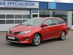 Mörkröd Begagnad 2014 Toyota Auris Touring Sports Edition Kombi | 134 800 kr (Marknadspris)