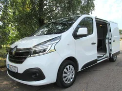 Vit Begagnad 2022 Renault Trafic Van | 290 000 kr (Marknadspris)