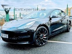 Svart Begagnad 2022 Tesla Model 3 Performance Sedan | 399 000 kr (Marknadspris)