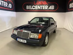 Blå Begagnad 1993 Mercedes E300 Cab | 239 000 kr